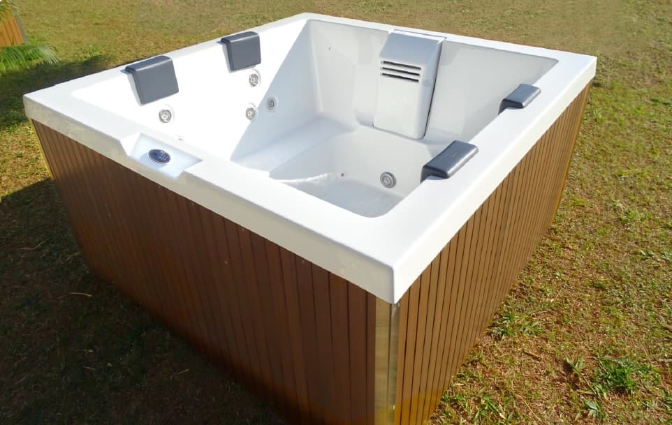 SPA JACUZZI J170 SEM FECHAMENTO COM COBERTURA TÉRMICA