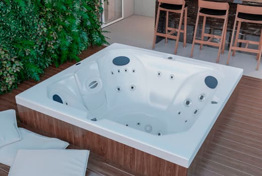 SPA JACUZZI J195 COM FECHAMENTO E COBERTURA TÉRMICA - 33 JATOS -